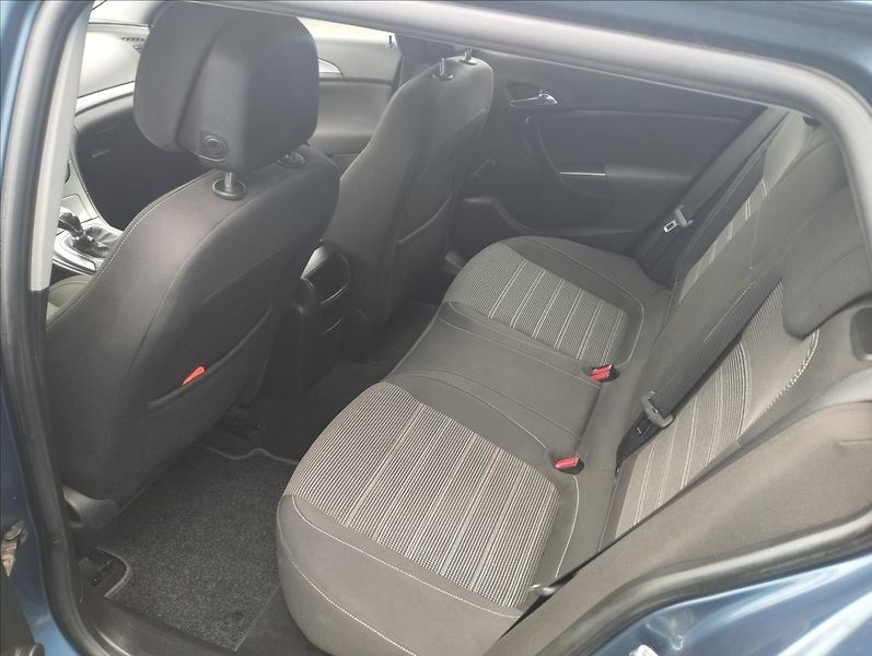 Opel Insignia 2,0 CDTi 88KW - fotka 10 z 17