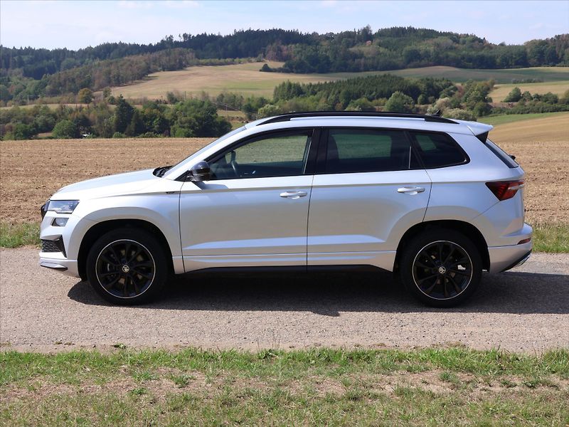 Škoda Karoq 1,5 TSI 110kW DSG Sportline - fotka 4 z 28