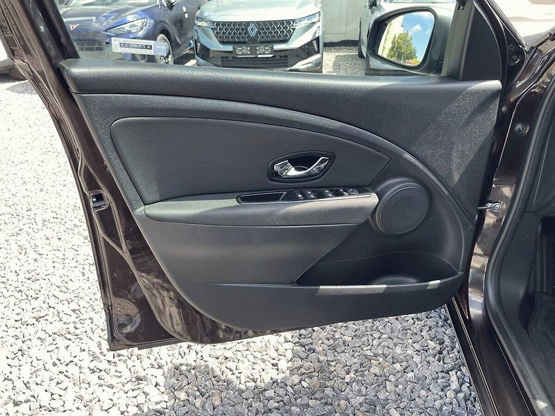 Renault Mégane (2015) 1.6,16V, 81kW, Life,1.Maj - fotka 24 z 30