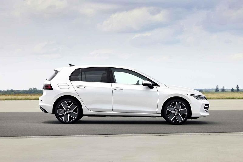 Golf je stále k mání ve verzích kombi, hatchback i GTI