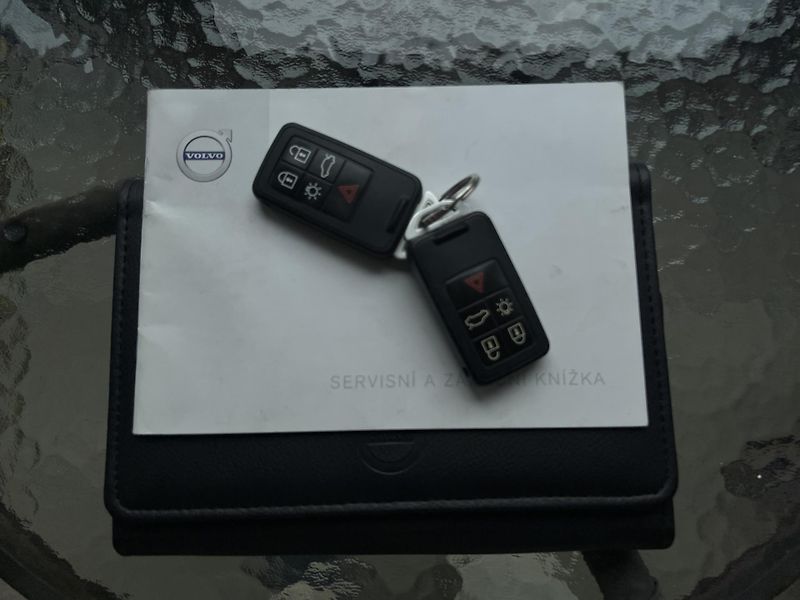 Volvo XC60 2,4 AWD D4 Summum 1.maj.  - fotka 56 z 56