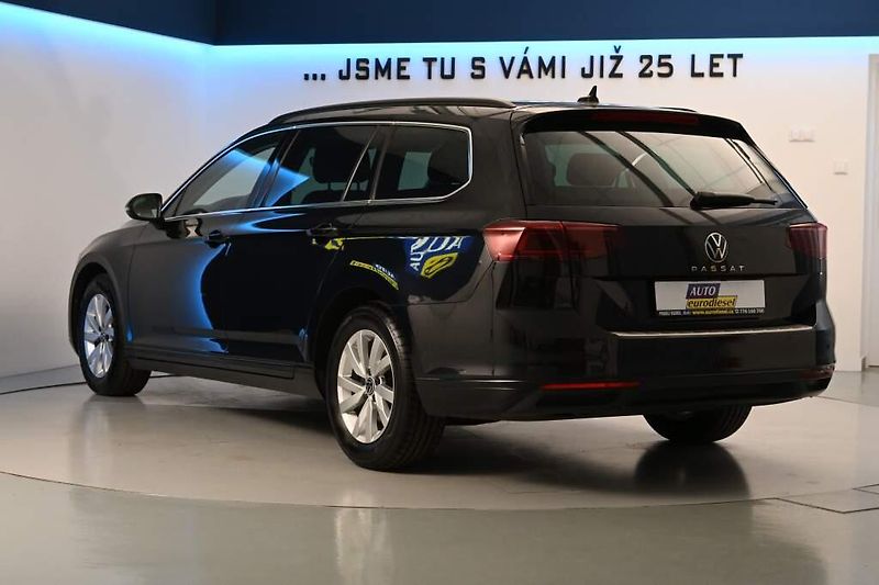 Volkswagen Passat (2023) 2.0 DSG Matrix LED ACC VIRTUAL - fotka 7 z 35