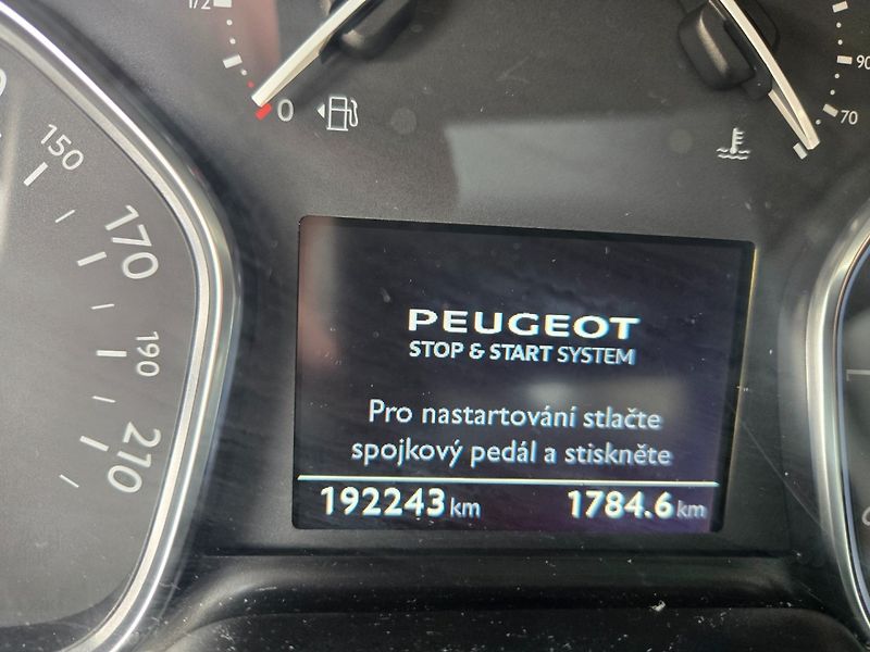 Peugeot Traveller (2016) 2.0 HDi DPH - fotka 11 z 24