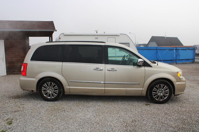 Chrysler Town & Country (2012) 3,6iV6 BENZIN+LPG KŮŽE AUTOMAT - fotka 8 z 16