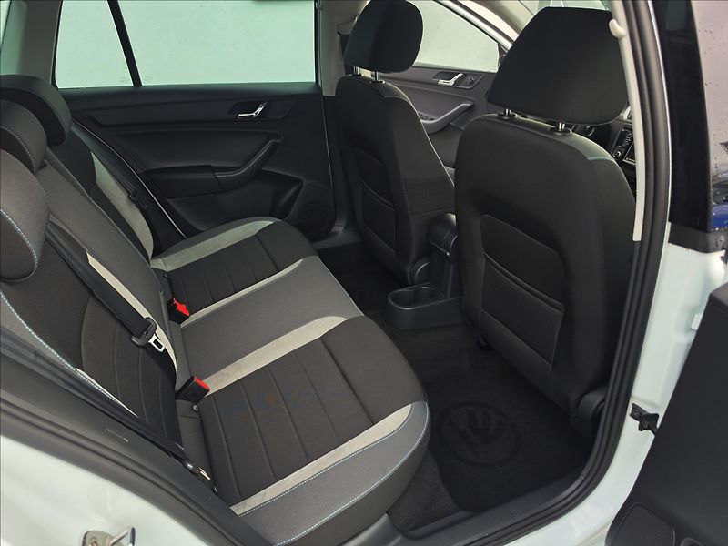 Škoda Rapid 1,2 TSi 81KW Style Tempomat - fotka 30 z 46