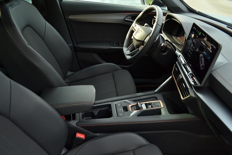 Cupra Formentor (2025) Cupra Formentor 1.5 eTSI DSG - fotka 21 z 25