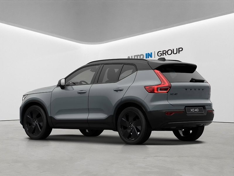 Volvo XC40 (2026) Black Edition, pano, 360°kam - fotka 4 z 13