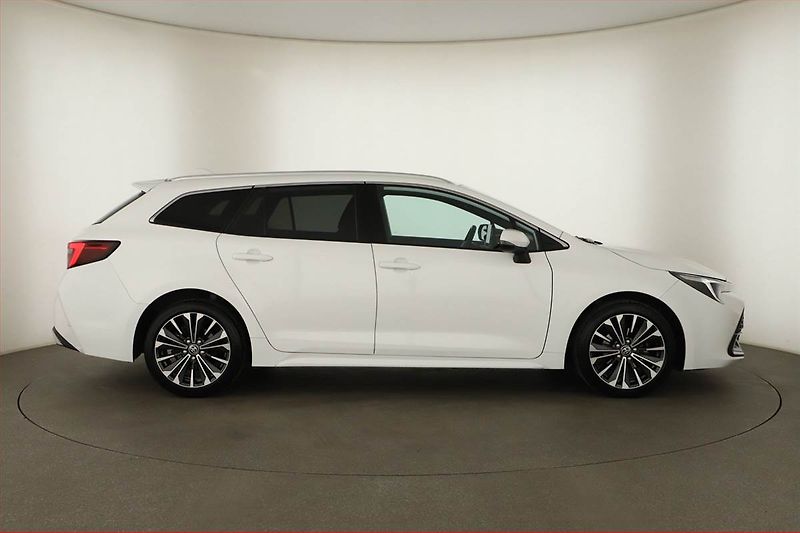 Toyota Corolla (2024) Style 1.8 Hybrid - fotka 6 z 20