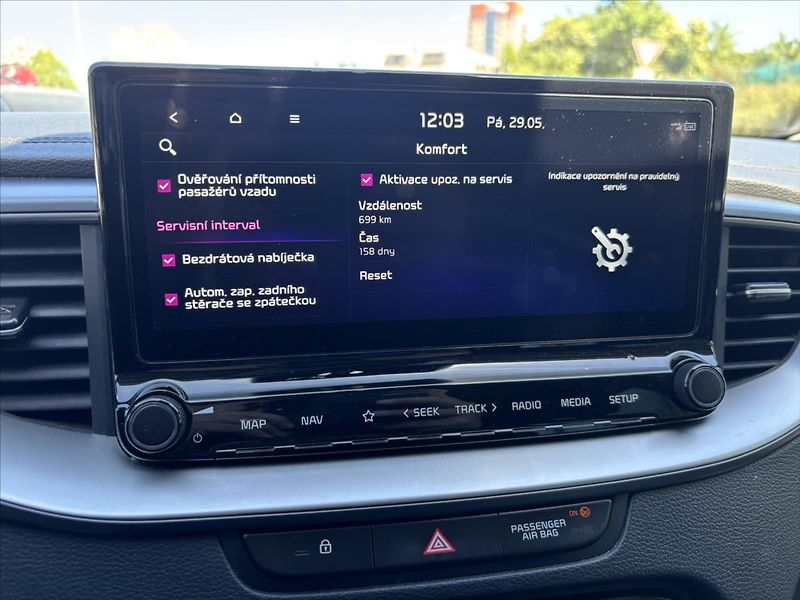 Kia Ceed 1,5 TGDi 118kW AT TOP KAMERA - fotka 19 z 43