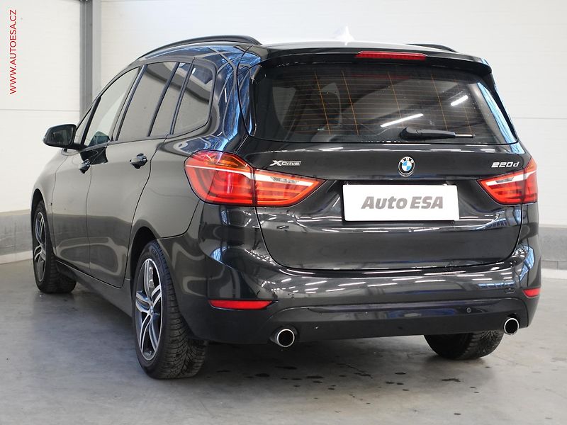 BMW Řada 2 (2017) 2.0d 220d xDrive, AT, navi - fotka 6 z 22