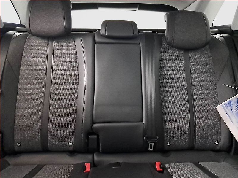 Peugeot 3008 (2018) 2.0 BlueHDi, Automat - fotka 10 z 18