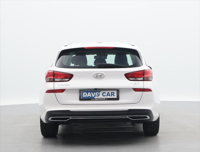 Hyundai i30 1,5 i Comfort Family CZ 2.Maj - fotka 6 z 31