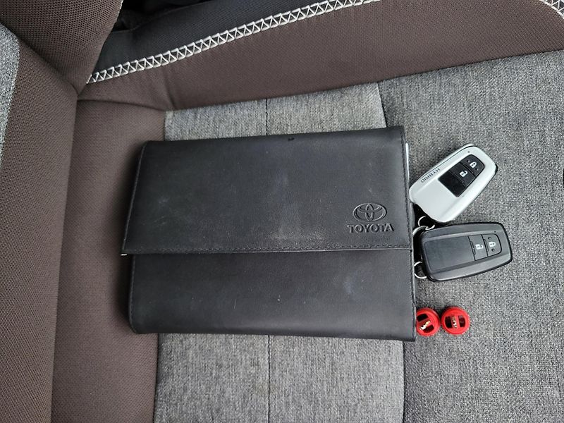 Toyota Corolla 2.0 Hybrid e-CVT 112kW Trek - fotka 43 z 46