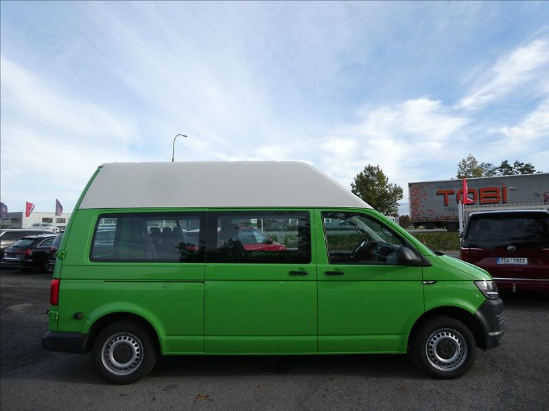 Volkswagen Transporter 2,0 TDi 75kW L2H2,9.míst,2xkol - fotka 11 z 48