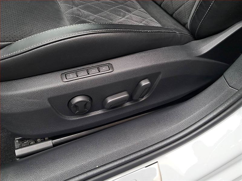 Škoda Superb (2021) Sportline 2.0 TDI - fotka 17 z 23