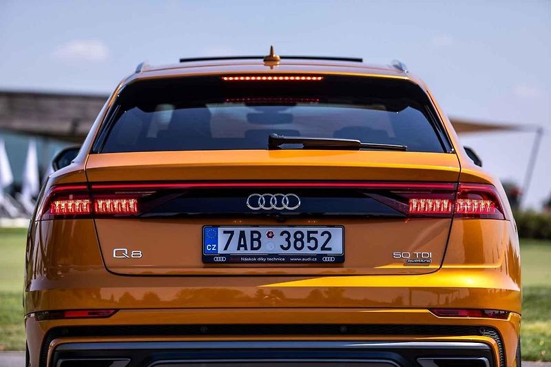 Auto jsme zkoušeli na silnicích v berounském okrese