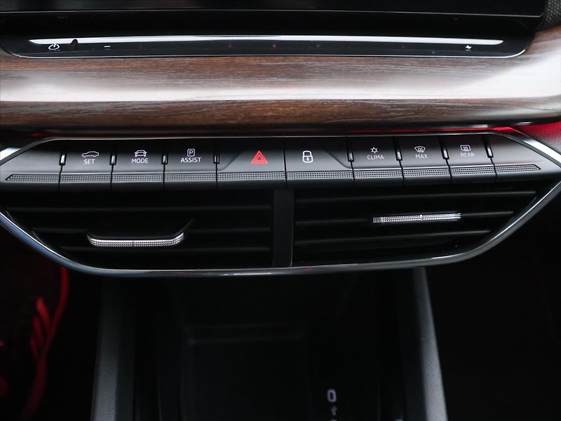 Škoda Octavia 2,0 TDI 147kW DSG CZ Scout DPH - fotka 24 z 32