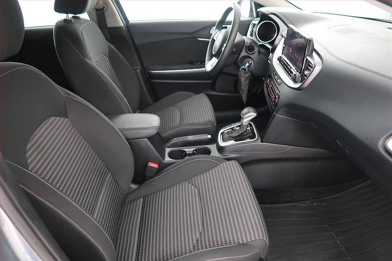 Kia Ceed (2021) 1.5 T-GDI - fotka 9 z 21