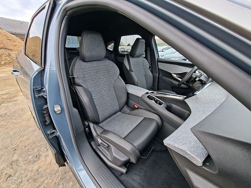 Peugeot 3008 (2026) ALLURE Hybrid 145 e-DCS6 - fotka 15 z 30