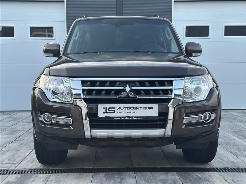 Mitsubishi Pajero 3,2 DI-D 190PS  Instyle-7 4x4 - fotka 4 z 54