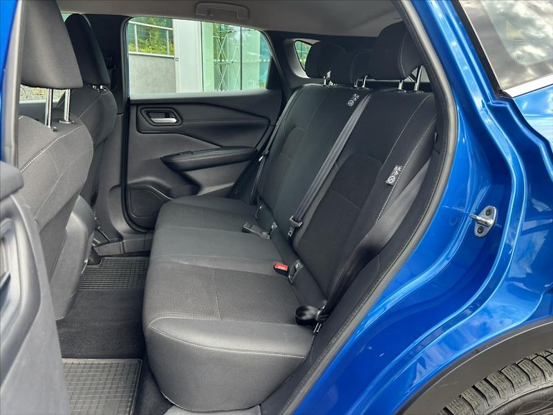 Nissan Qashqai 1,3 DIG-T Visia PLNÝ SERVIS - fotka 11 z 39
