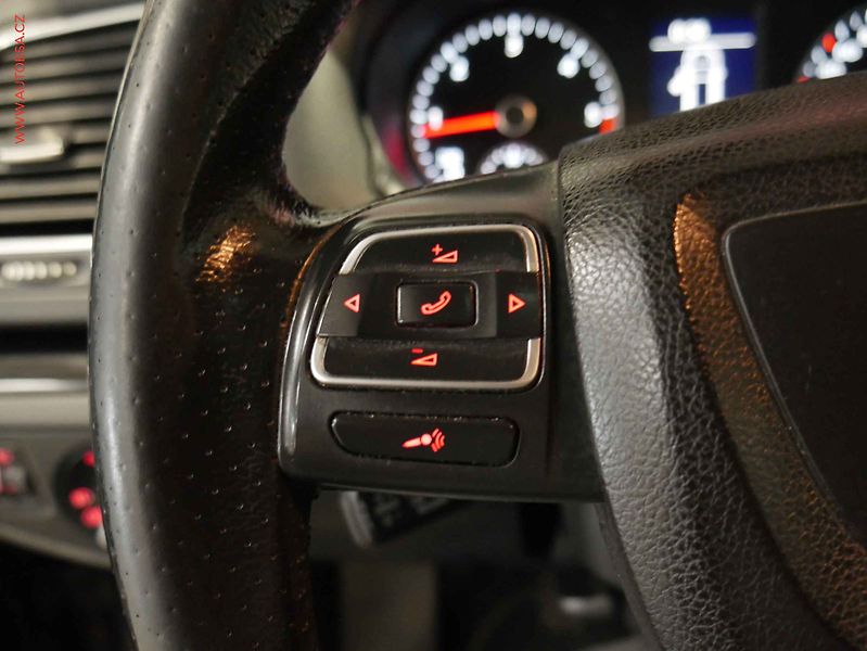 Seat Alhambra (2011) 2.0 TDi 7míst, Navi, panor. - fotka 13 z 23