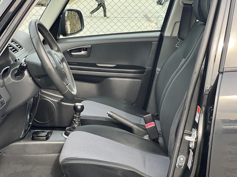 Fiat Sedici 1.9JTD 4x4 KLIMATIZACE ALU - fotka 9 z 40
