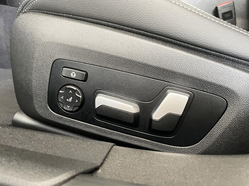 BMW Řada 3 M340i xDrive*Laser*REZERVACE! - fotka 35 z 41
