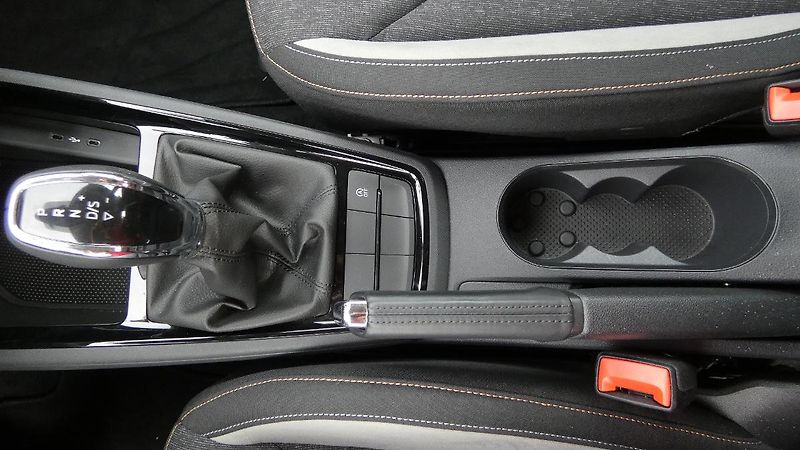Škoda Kamiq 1.0 TSI Style DSG - fotka 17 z 22