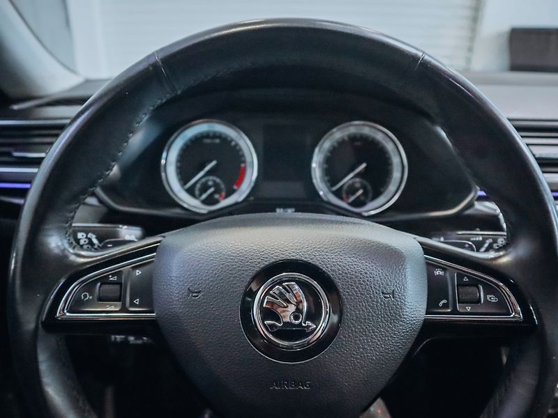 Škoda Superb 2.0 TDI DSG 140kW 4x4 L&K - fotka 13 z 25