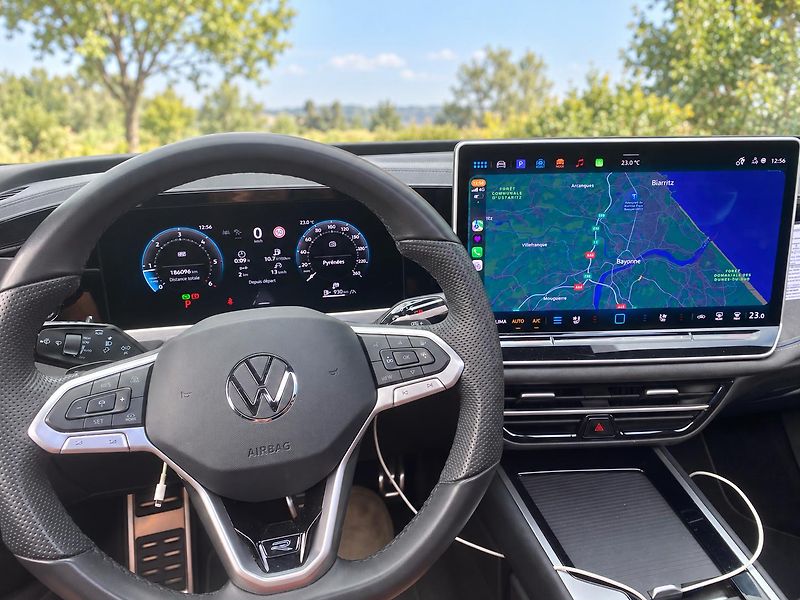 Volkswagen Passat 2.0tdi R line DSG kombi  - fotka 5 z 9