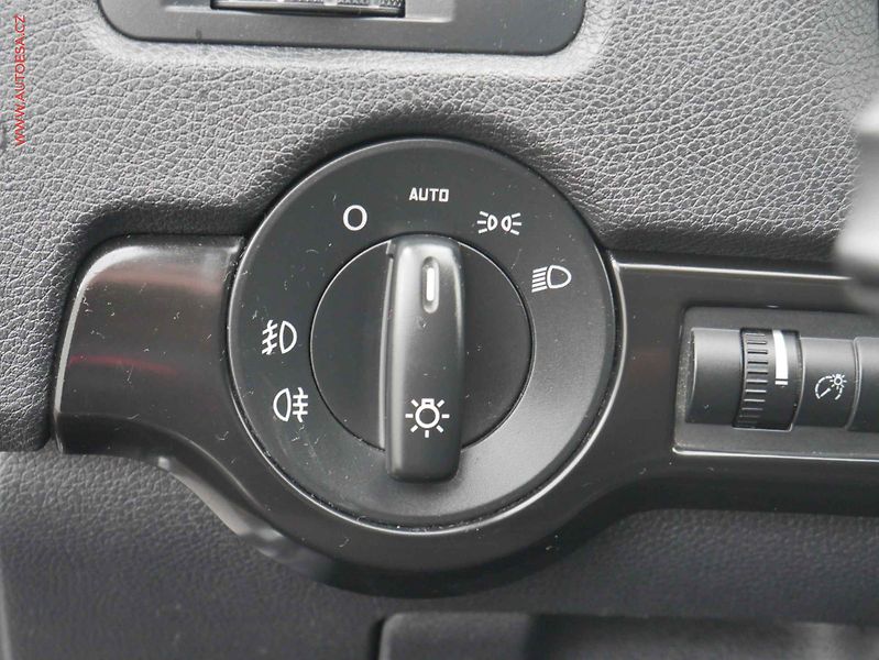 Škoda Octavia (2011) 2.0TDi 4x4, ČR, L&K, TZ - fotka 17 z 22