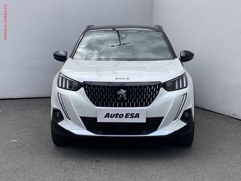 Peugeot 2008 (2020) 1.2 PT, GT, AT, LED, panor - fotka 2 z 17