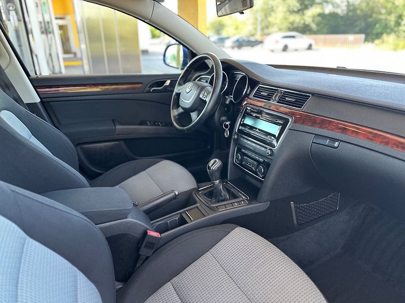 Škoda Superb (2009) 1.9TDi GARANCE KM - fotka 7 z 13