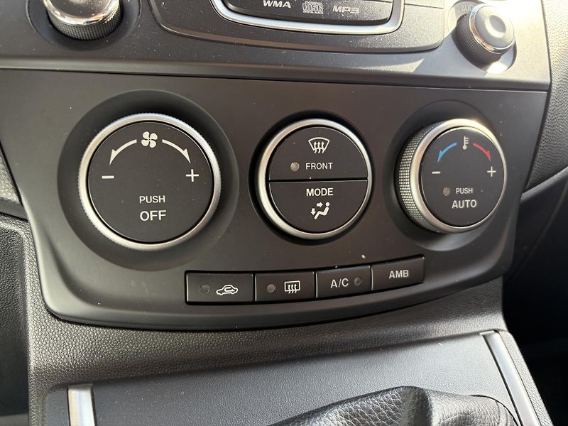 Mazda 5 2.0 Center-Line - fotka 27 z 31