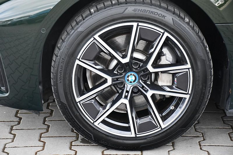 BMW i4 eDrive40 M-SPORT HUD 1.M TAŽNÉ - fotka 40 z 44