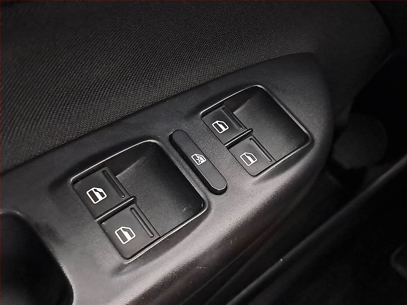 Škoda Octavia (2010) Ambiente 1.4 TSI, Tempomat - fotka 16 z 16