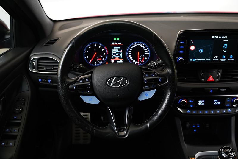 Hyundai i30 - fotka 17 z 25