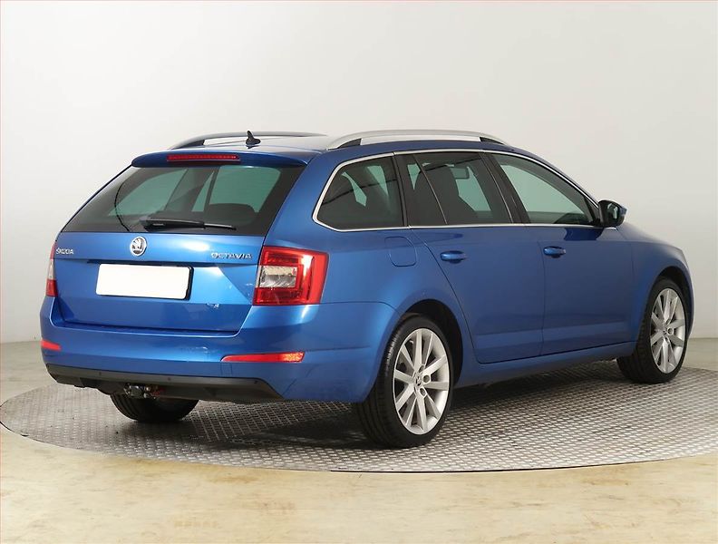 Škoda Octavia (2013) Elegance 1.4 TSI, Serv.kniha - fotka 5 z 19