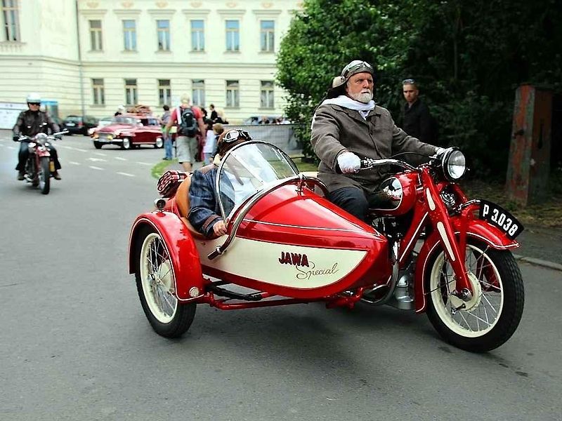 AMG 300 SEL má zajímavou přezdívku. Vozu se říká 