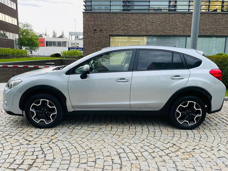 Subaru XV 2.0i 4x4 AUT VÝHŘEV SERVISKA - fotka 19 z 51