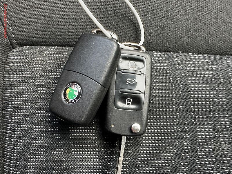 Škoda Octavia (2011) 2.0TDI, ČR, autoAC - fotka 18 z 18