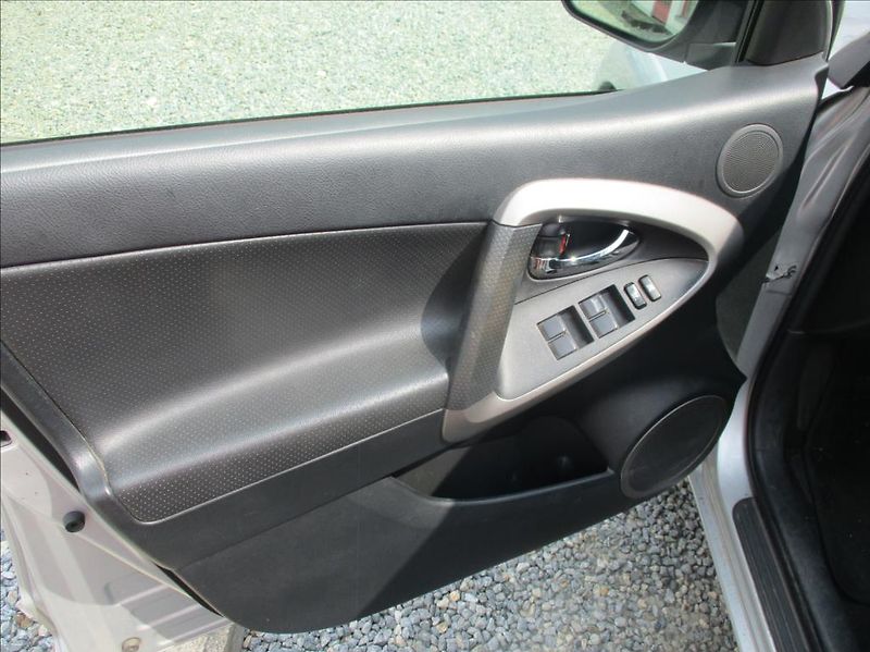Toyota RAV4 2,2 D, 4x4, aut klima,kamera, - fotka 10 z 22