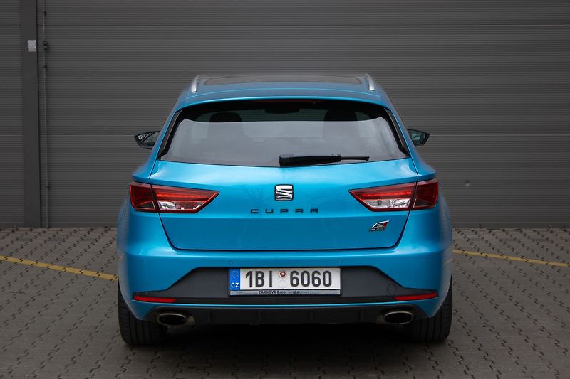 Seat Leon - fotka 8 z 39
