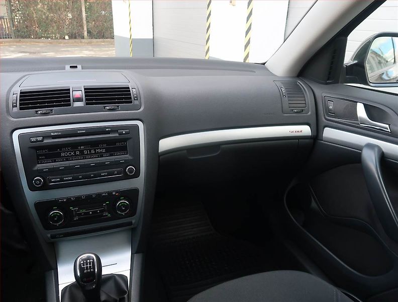 Škoda Octavia (2013) Scout 2.0 TDI, 4X4, Xenony - fotka 8 z 22