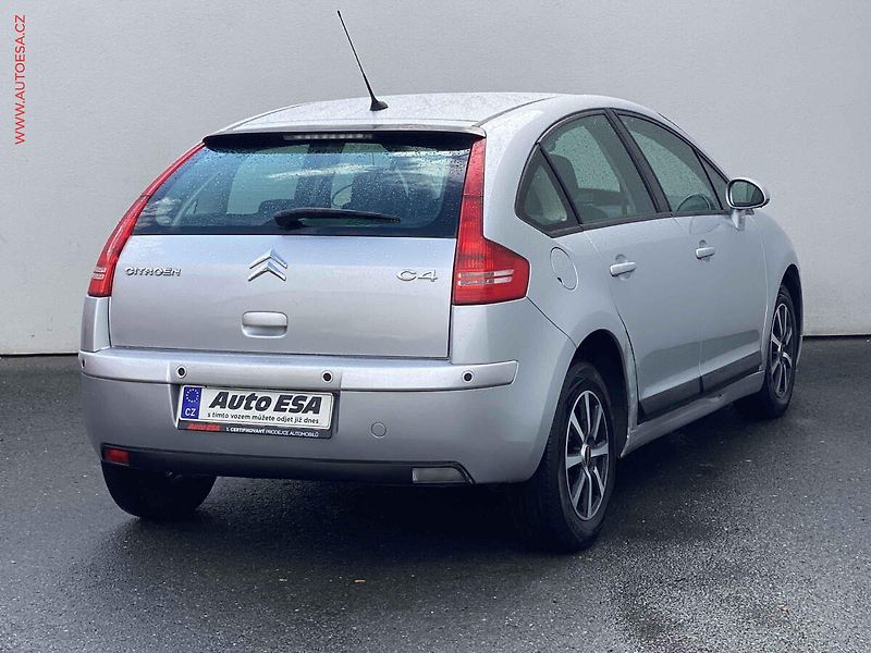 Citroën C4 (2008) 1.6i 16V, AT, autoAC, temp - fotka 4 z 15
