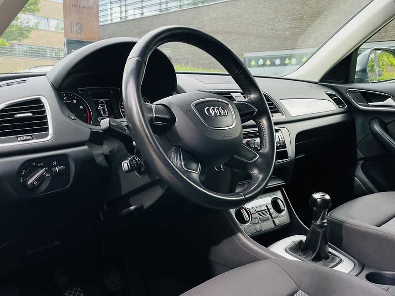 Audi Q3 1.4TFSI MAN SERVISKA TAŽNÉ - fotka 25 z 41