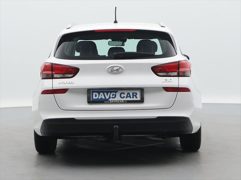 Hyundai i30 1,6 CRDi 81kW Trikolor tažné - fotka 6 z 31