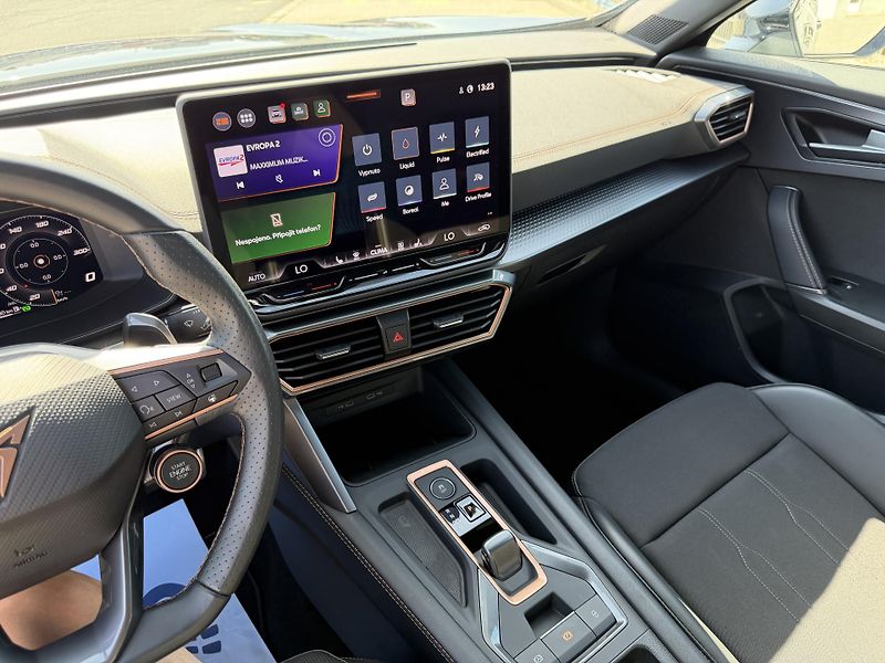 Cupra Formentor 1,5 eTSi/110kW - DSG - fotka 52 z 92
