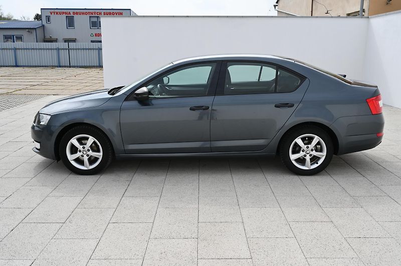 Škoda Octavia 1.6TDI 66KW Active 8/2015 - fotka 7 z 28